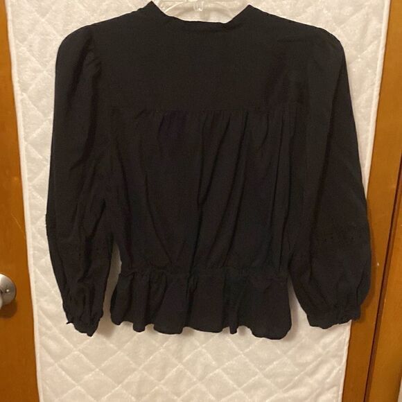 Black blouse   - Picture 5 of 9